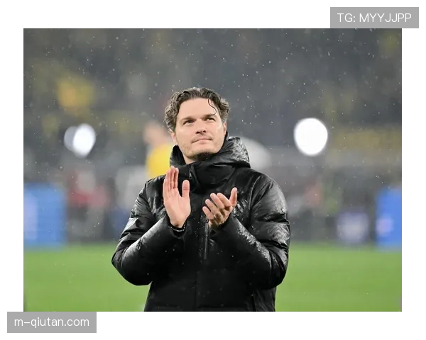 镜头：泰尔齐奇在场边焦急指挥，多特蒙德久攻不下