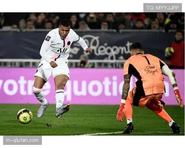 当巴黎圣日耳曼统治力松动，朗斯等挑战者能否重塑法甲竞争生态？